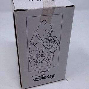 Disney Winnie the Pooh February Porcelain Hinged Box Valentine Hunny Pot New